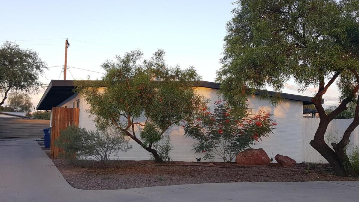 Vila French Farmhouse In Central Tucson Exteriér fotografie